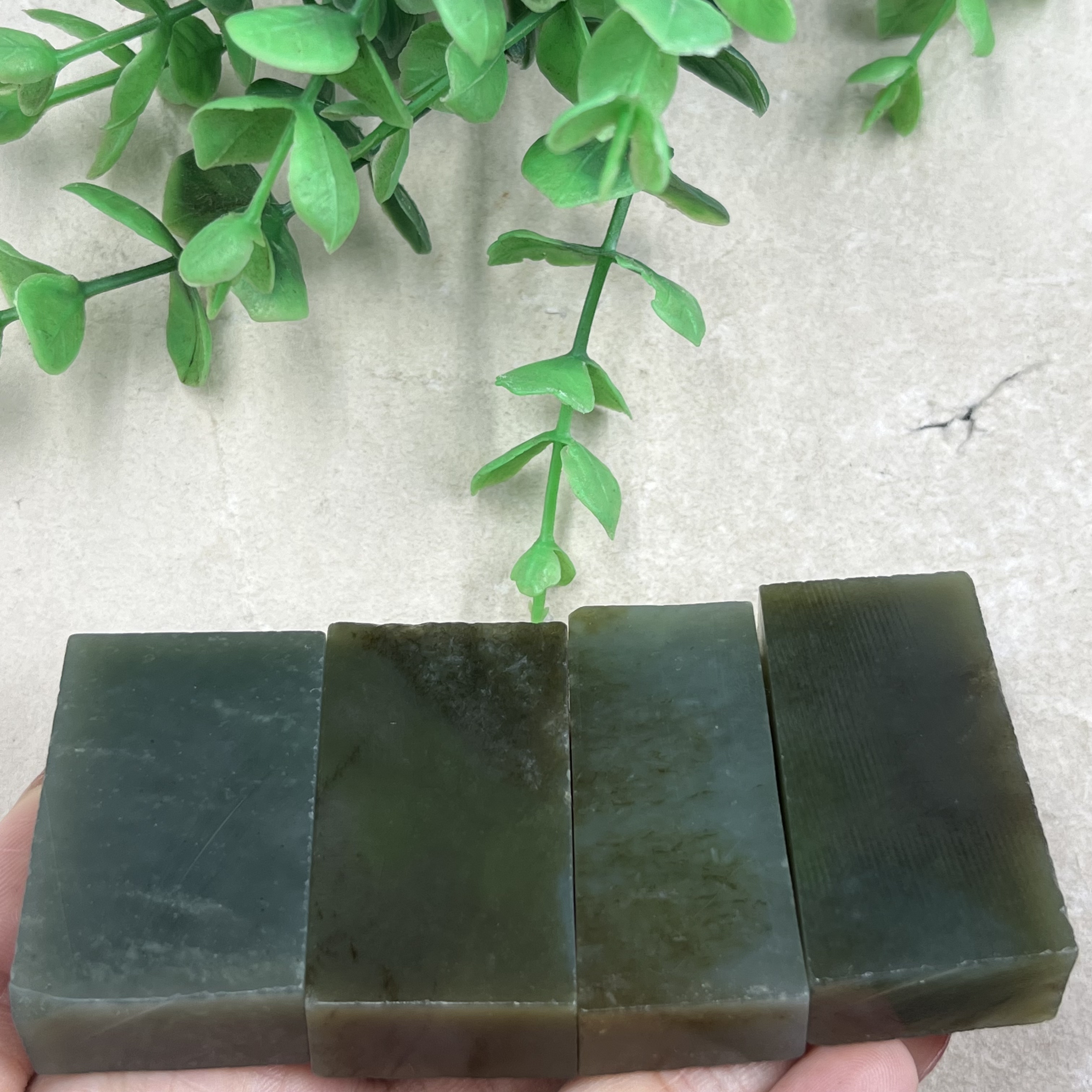 4件价新疆和田玉糖青玉且末牌子边角料小件玉石标本料下脚料包邮t