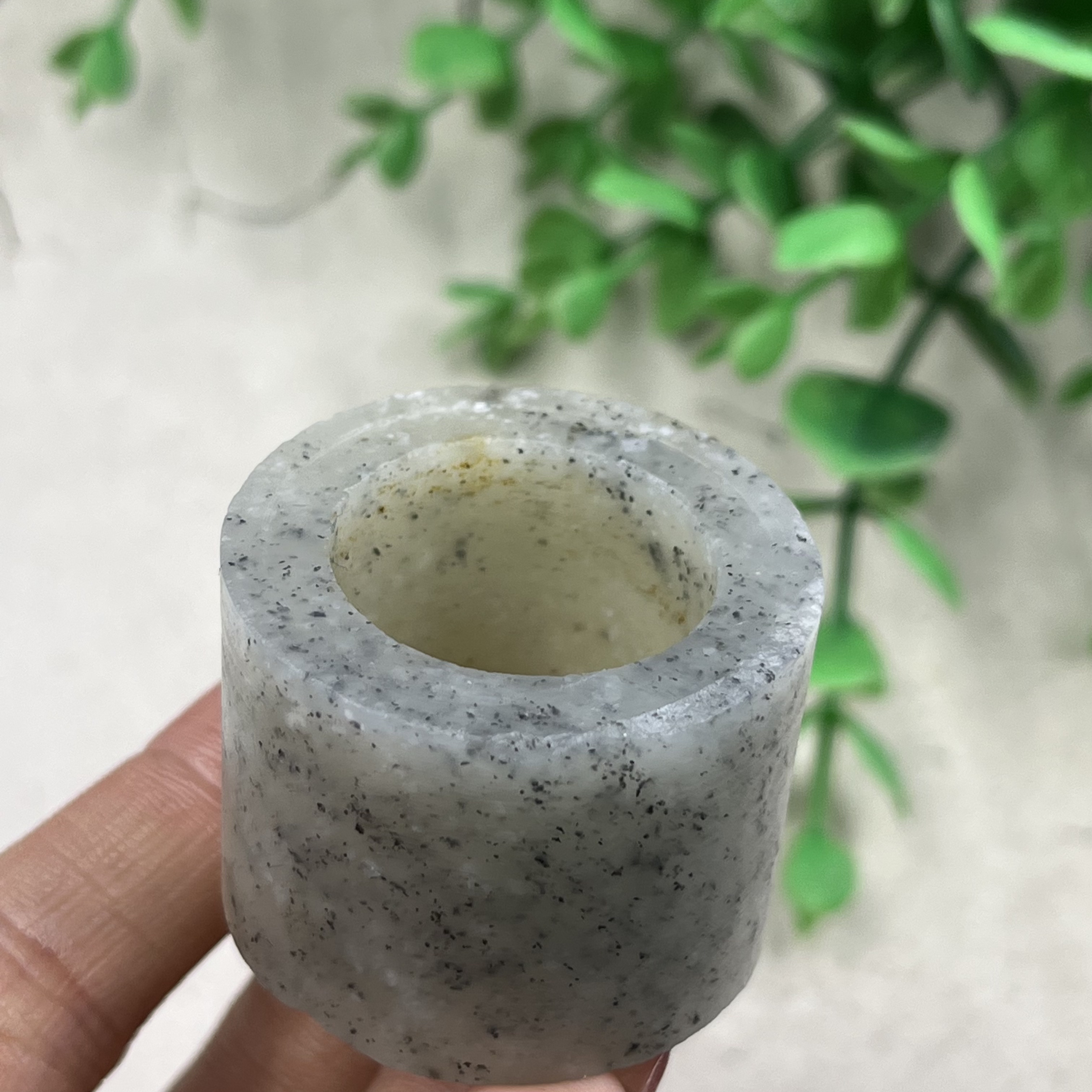 新疆和田玉点墨青花飘花扳指边角料内径23圆圈戒指下脚料指环包邮