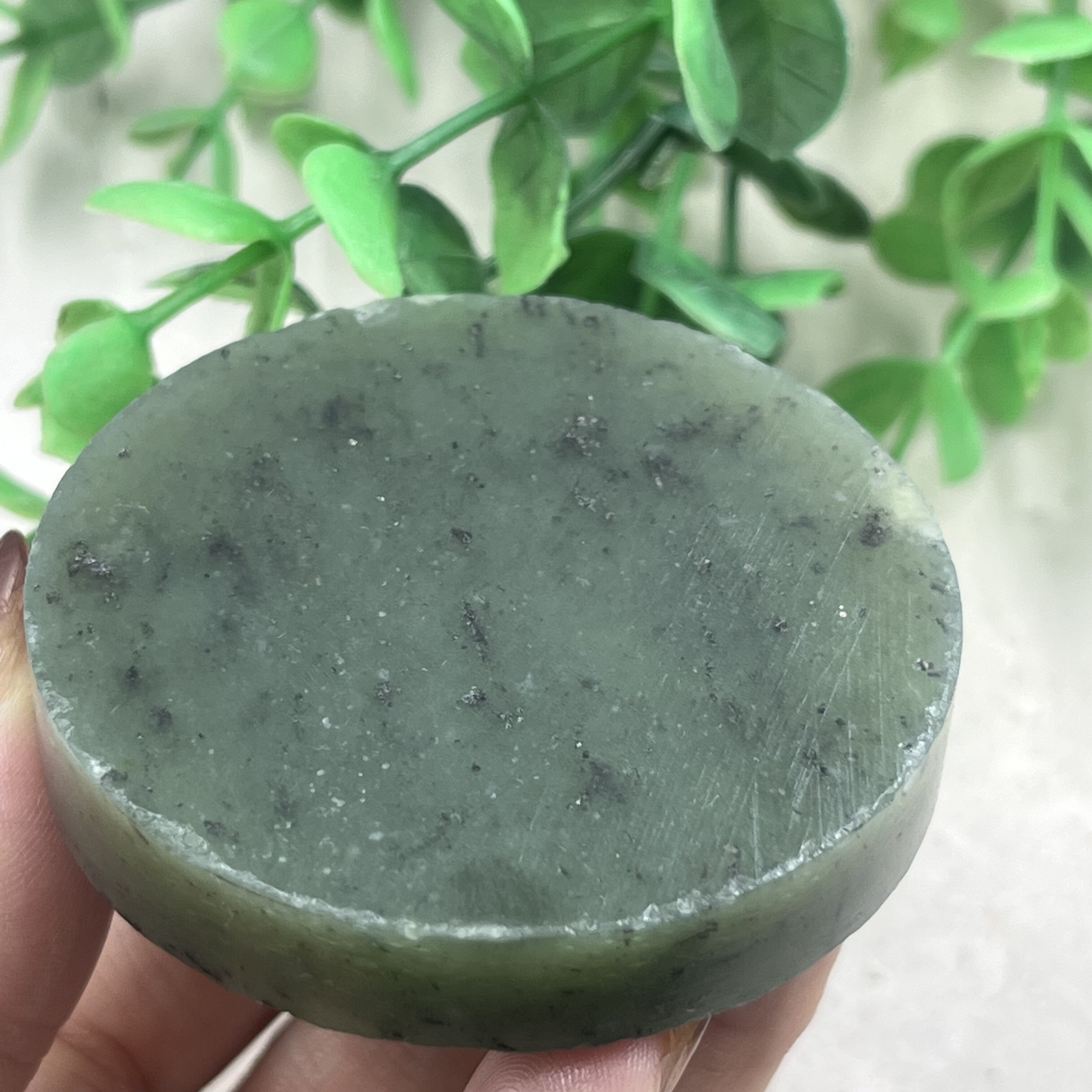 新疆和田玉点墨青花手镯芯牌子边角料圆牌下脚料玉石料包邮82克ta