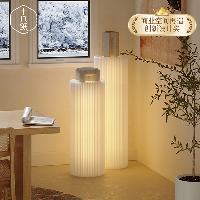 十八纸发光圆柱展示架