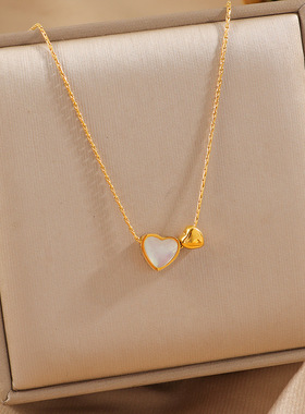 法式轻奢白贝壳双爱心钛钢项链女极简风不对称心心相连精致锁骨链