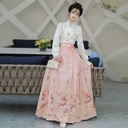 汉服女春秋季款织金仿妆花马面裙