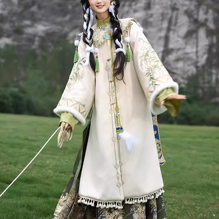 汉服女冬款全套古装长袄重工刺绣