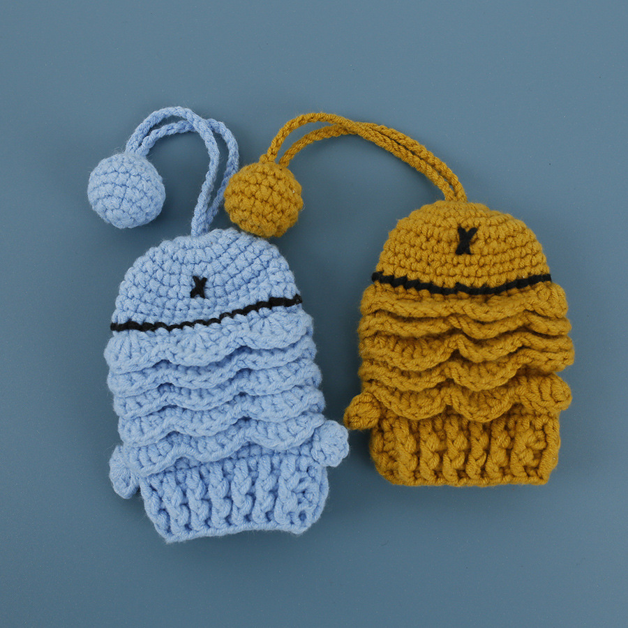 冉冉新款毛线钩织小鱼钥匙包 可爱针织钥匙保护套 手工编织成品女