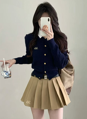 秋季气质一整套ootd穿搭小个子减龄学院风毛衣开衫短裙两件套装女