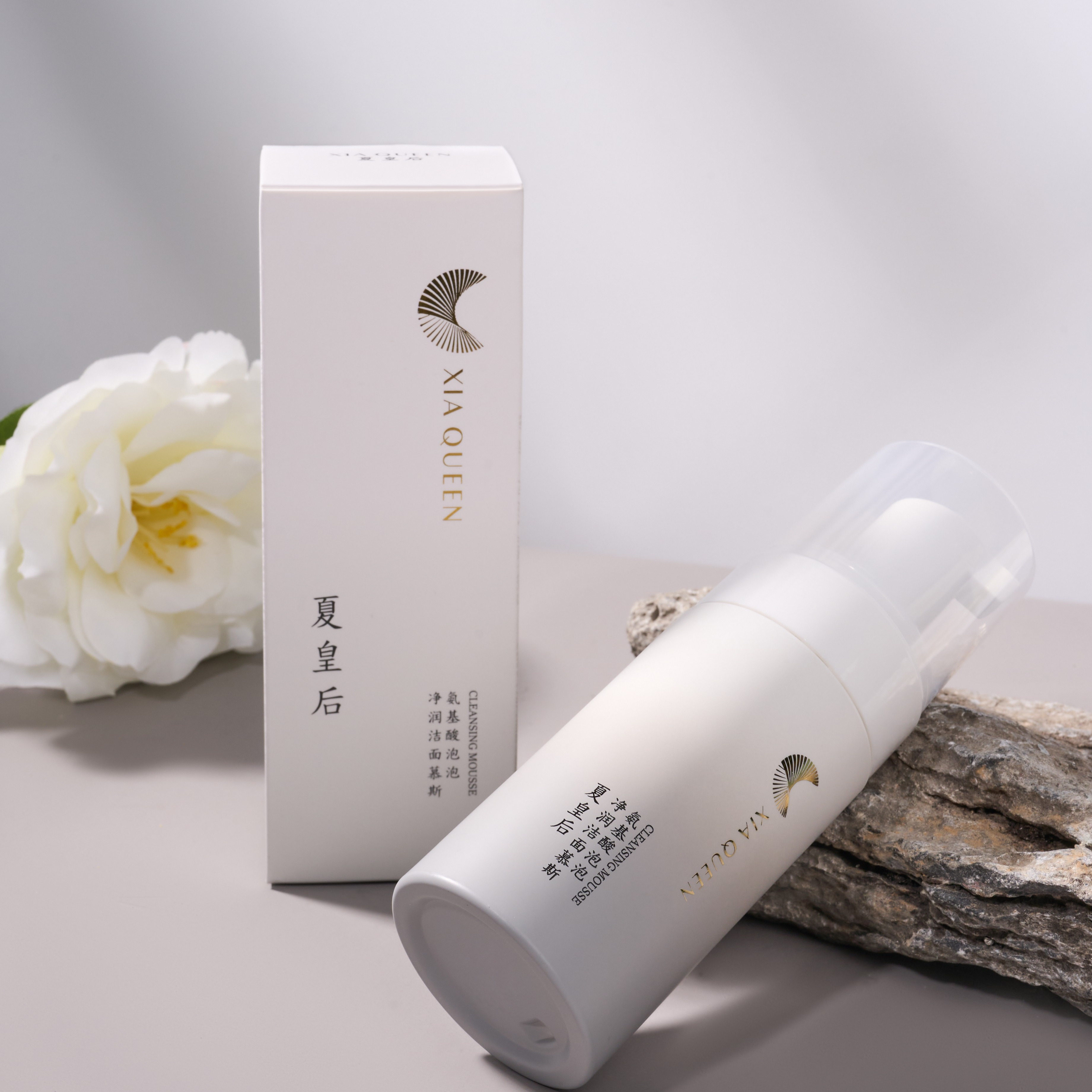 夏皇后氨基酸洁面慕斯水润不伤肤