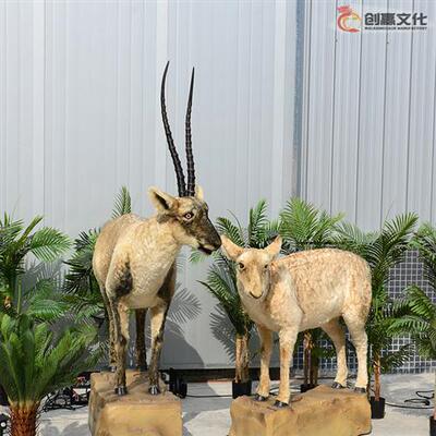 仿真动物真实触感植毛羚羊会动会叫模拟呼吸咀嚼动物景观展品