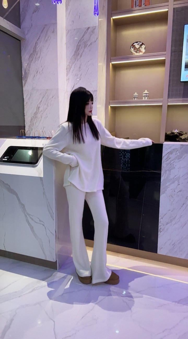 金cc原创设计天丝羊毛摇粒绒套装女纸片人修身巨显瘦宽松长袖套装