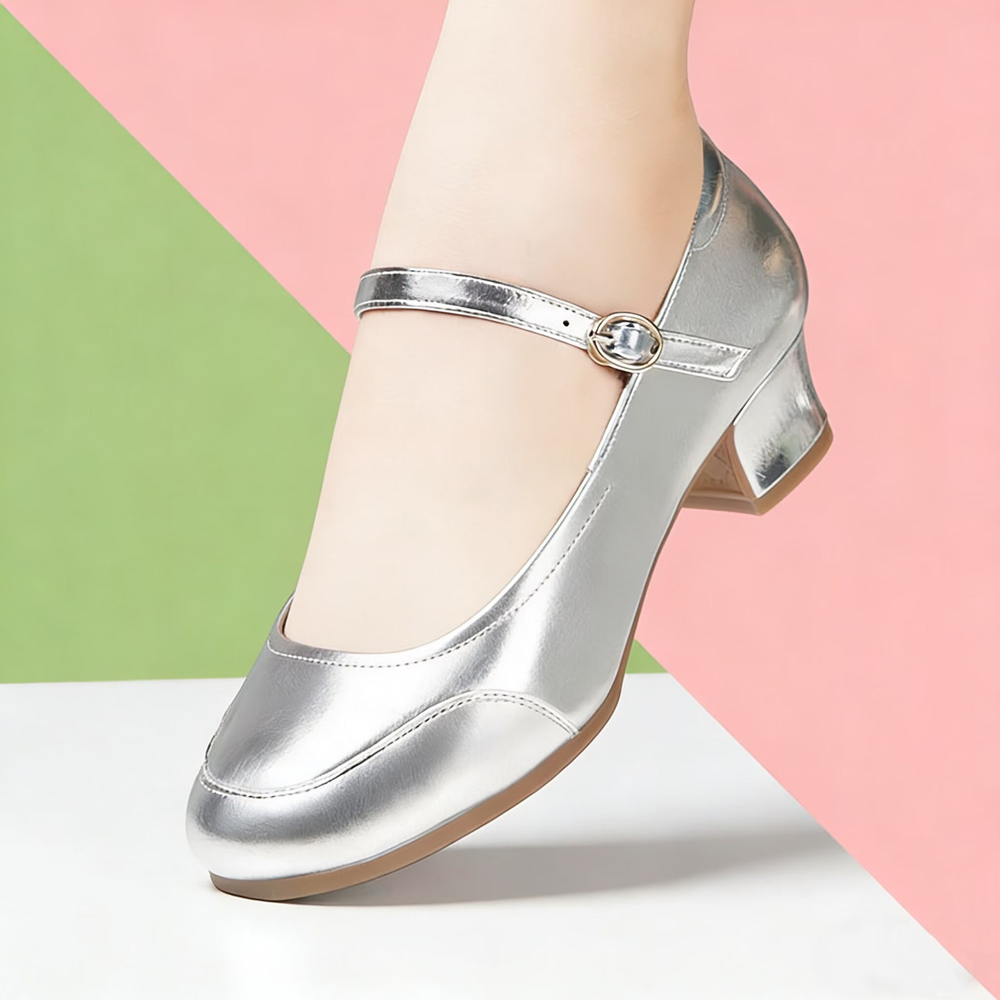 真皮舞蹈鞋女士广场舞鞋跳舞鞋软底中老年交谊舞带中跟练功鞋四季