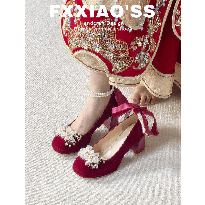 新中式国风花朵红色新娘鞋绝美粗跟婚鞋小个子高跟玛丽珍秀禾服鞋