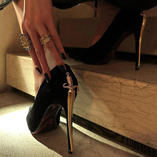 2026新款尖头浅口权杖宝剑红底细跟单鞋女性感气质黑色细跟高跟鞋