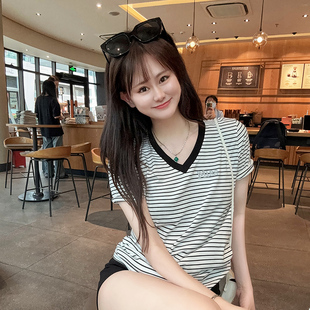 T恤女休闲宽松显瘦黑白条纹体恤女 欧货高档棉2025夏V领针织短袖