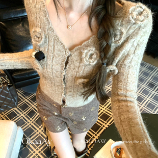 Okaaay【奶咖甜心】秋冬千金风立体花朵针织开衫法式短款长袖上衣