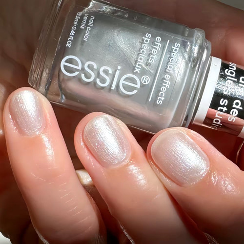 essie05银灰缎面珍珠指甲油