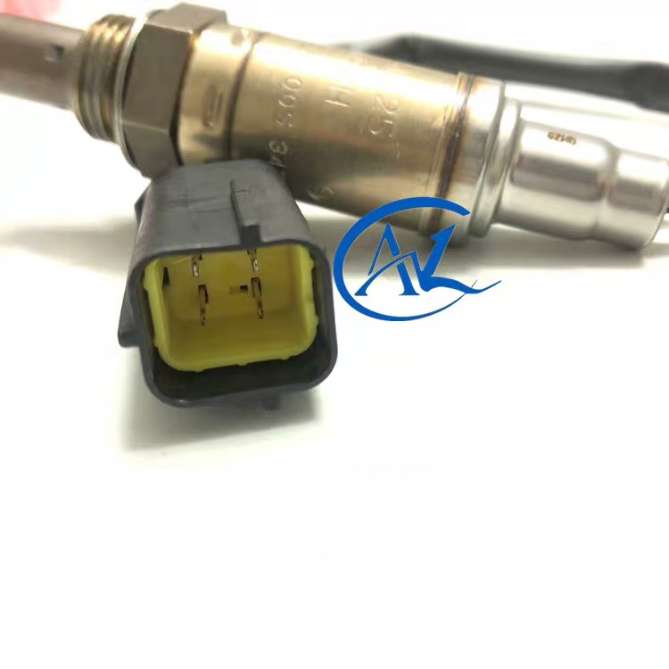 跃进小福星1.5 LJ4A15Q6发动机前氧传感器原厂