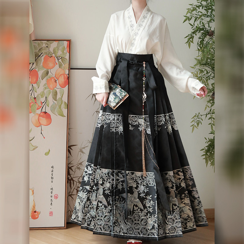 醉婵汉服女飞机袖新中式国风马面裙半身裙仿螺钿日常通勤套装春夏属于什么档次？
