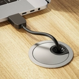 Компьютерный настольный компьютер открытый отверстие обложка на стойке офиса покрывает полость перекрестной коробки.