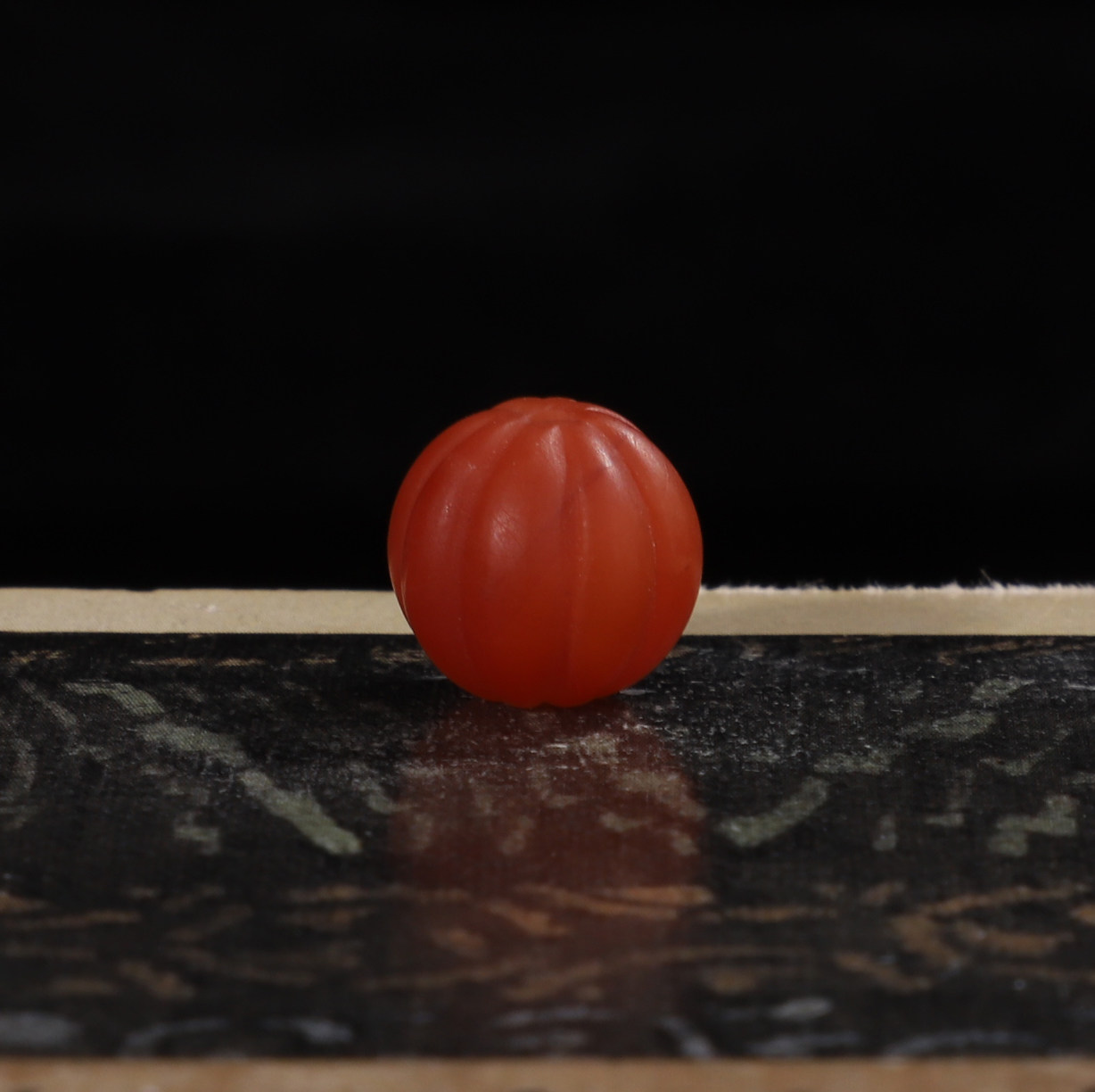 保山南红柿子红南瓜珠直径10.8mm对孔10mm单珠有天然黑线 219号