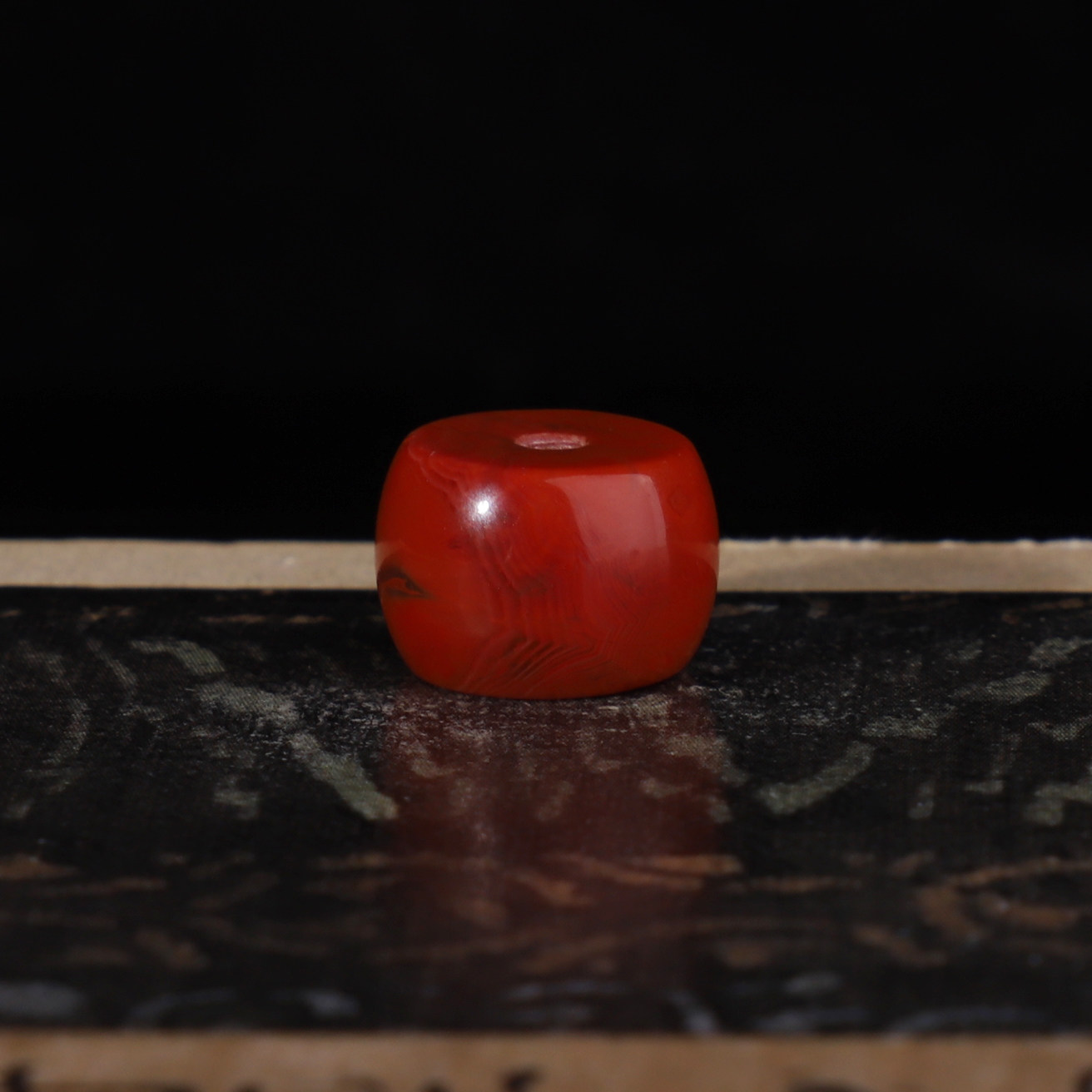 毕业级南红玛瑙火焰纹直切鼓珠直径11.8mm*对孔8mm满肉 351号