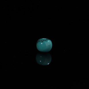 湖北绿松石天然原矿高瓷直径6.3mm 厚度5.3mm老型珠无优化249号