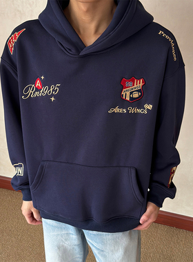 布老哥Blog冬季加绒勋章刺绣连帽卫衣美式复古宽松设计感帽衫W635