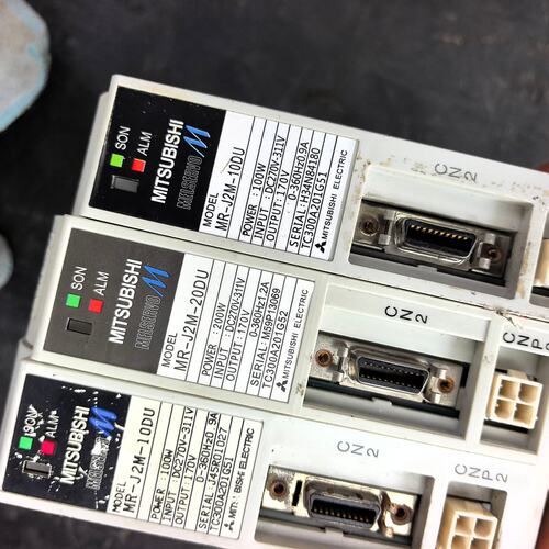 议价伺服驱动器MR-J2M-10DUMR-J2M-20DUMR-J2M-40DU
