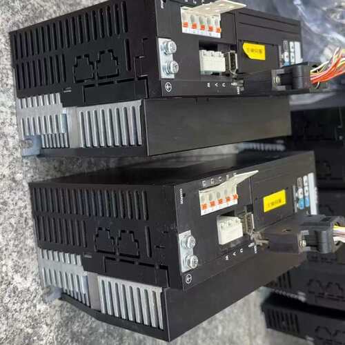 议价伺服驱动器DA26B23，1.5KW。成色如图所示，实物