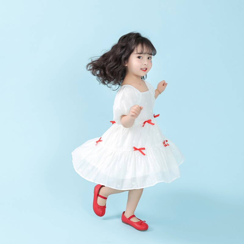女童方领蝴蝶结连衣裙夏季2026新款儿童简约洋气女宝宝短袖裙子潮