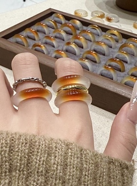 轻奢高级感高冰玛瑙一口糖戒指女黄金糖指环转运招财戒指