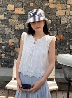 韩里韩气白色短袖衬衫女夏2025年新款镂空设计感法式上衣刺绣小衫