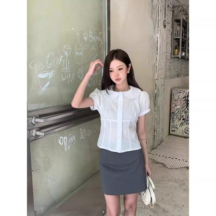 学院风娃娃领白色短袖衬衫女2025夏季新款设计感收腰甜美短款上衣