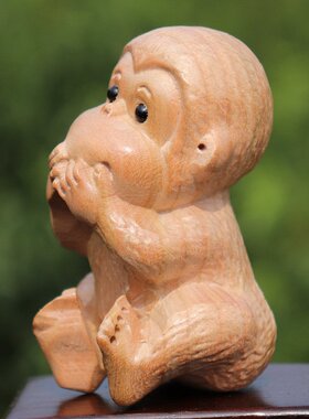 桃木雕刻四不猴木制品摆件厂家装饰批发书桌光滑打磨工艺品木质