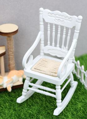 新品 1:12娃娃屋dollhouse迷你家具模型食玩 白色编织摇椅带扶手