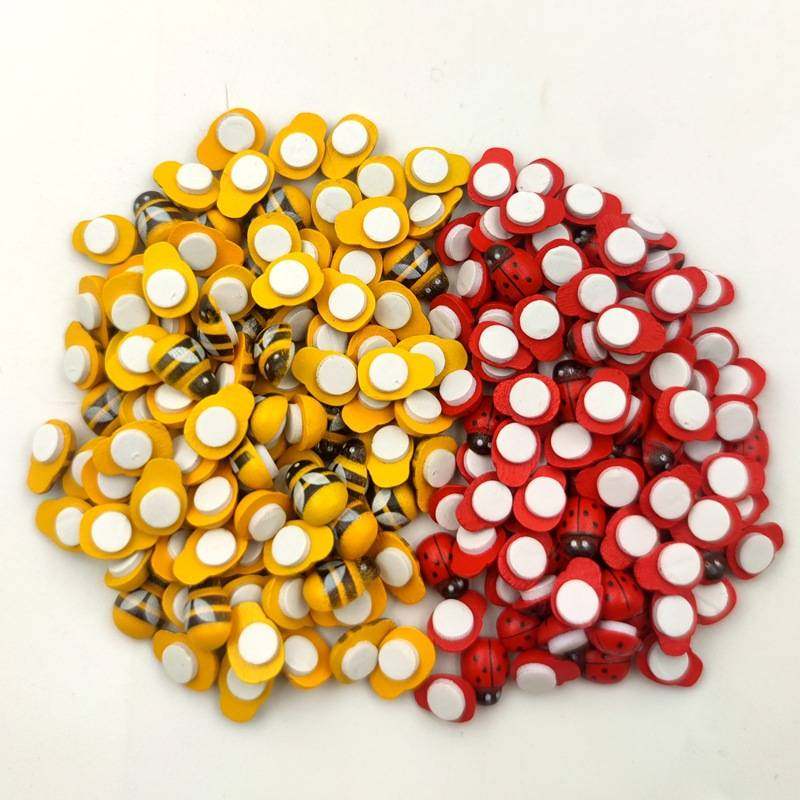 新品 可爱创意木质卡通红色甲虫七星瓢虫彩绘黄色蜜蜂自粘片100个,玩具/童车/益智/积木/模型,手工创意粘贴类,淘宝优惠券,粉丝福利购,淘宝优惠卷