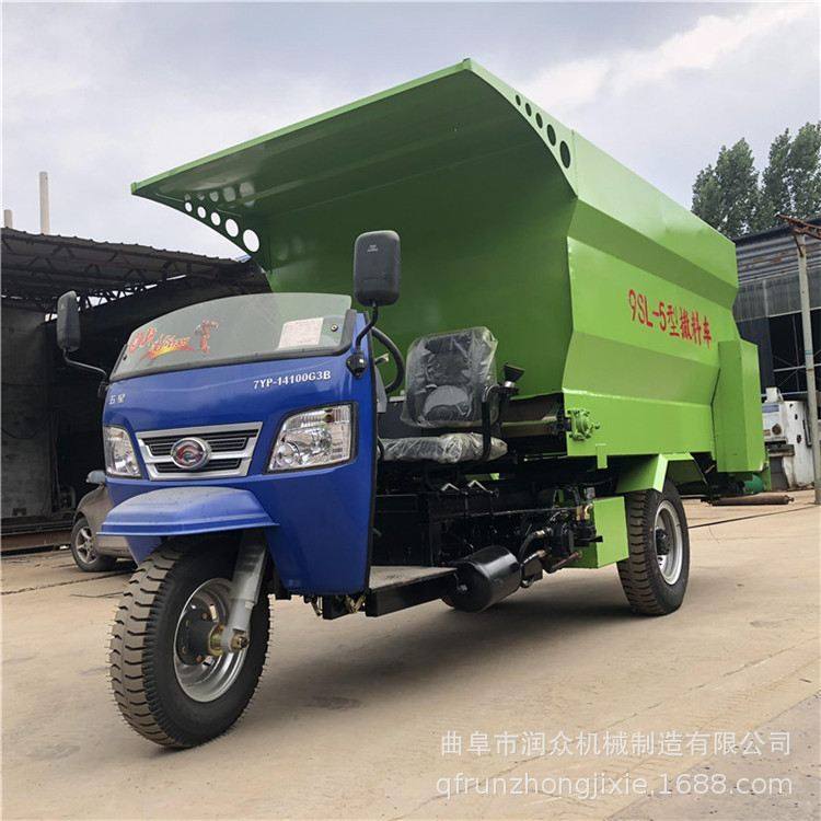 养殖场撒料车螺旋搅拌运输喂料机移动式牛槽投料机自动牛羊抛撒车,畜牧/养殖物资,饲料投料机,淘宝优惠券,粉丝福利购,淘宝优惠卷