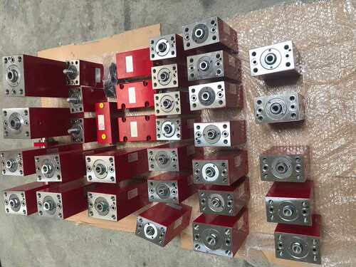 大量供应HPS-VCN-32MS-1V-120S-72-L1 油缸
