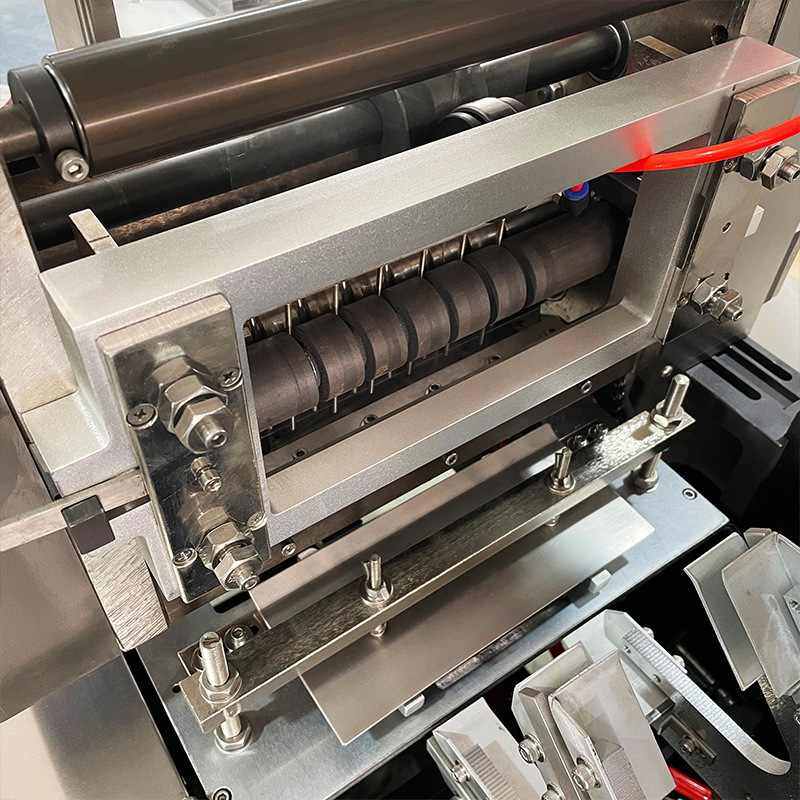 源头厂家直销彩妆盘眼线笔眉粉三维包装机眼影盘高光阴影包装设备