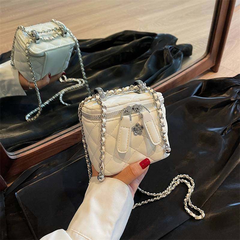 新品 质感迷你包包女2023新款潮小众设计单肩斜挎包网红百搭菱格,箱包皮具/热销女包/男包,腋下包,淘宝优惠券,粉丝福利购,淘宝优惠卷