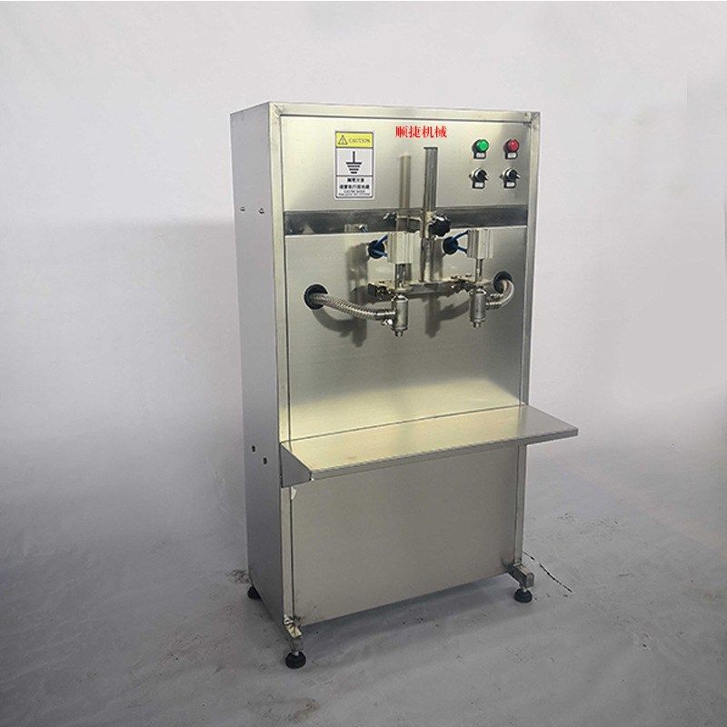 半自动双头柱塞灌装机立式液体灌装机防冻液润滑油油类灌装机设备