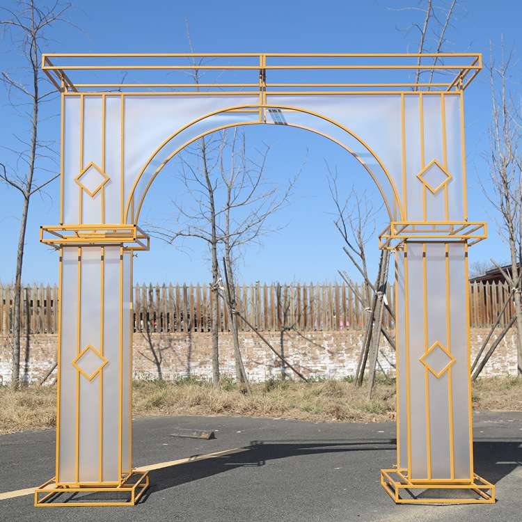 2019新款婚庆道具铁艺阳光板拱门欧式大气婚礼舞台布置户外