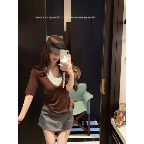 送运费险！撞色V领短袖T恤女