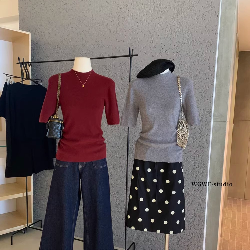 极简知性半高领打底针织衫女装