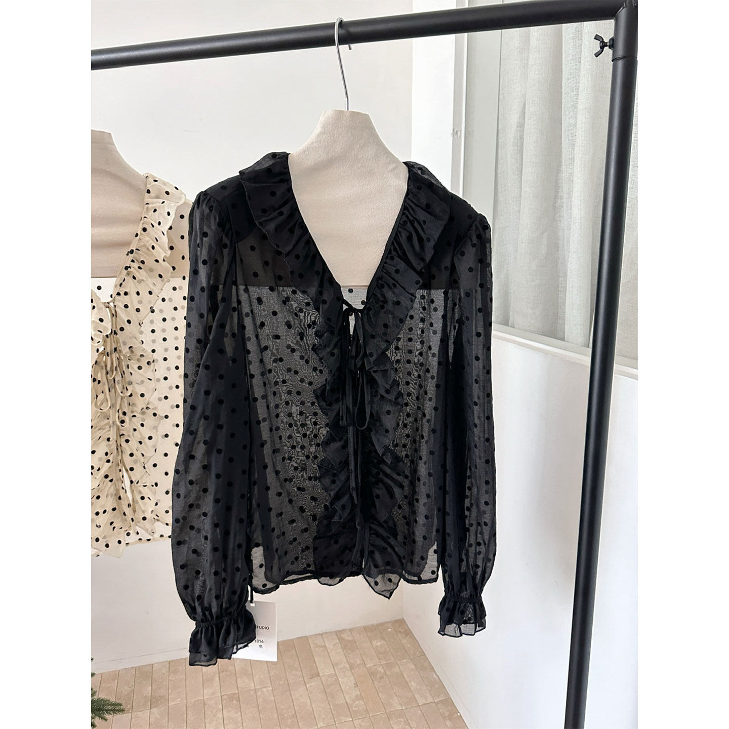 法式浪漫荷叶边雪纺衬衫女秋冬内搭波点泡泡袖长袖衬衣打底衫上衣