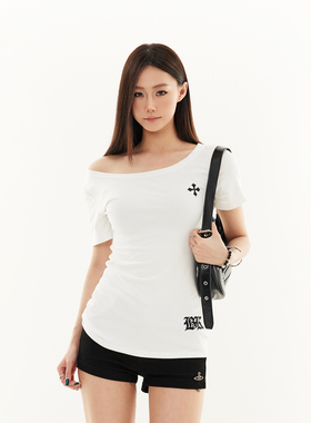 SREK 美式复古辣妹设计感斜领露肩短袖t恤女春夏新款修身显瘦上衣