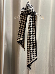 英淘 软糯蓬松~阿拉善莼山羊绒围巾女秋冬长条千鸟格丝巾