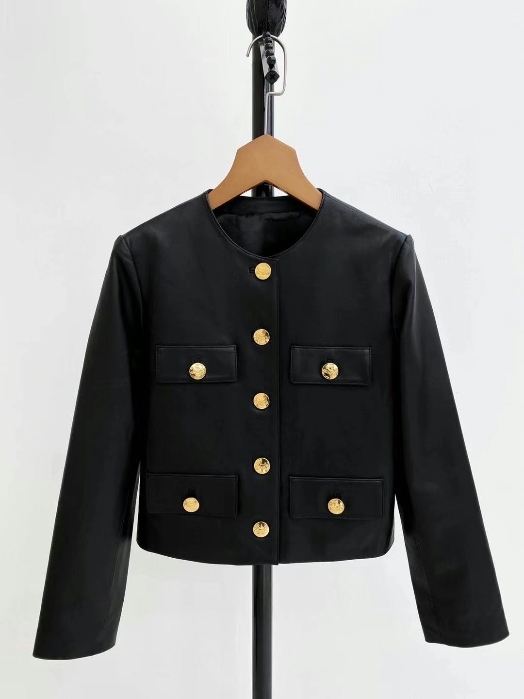 英淘 CE进口绵羊皮夹克女21新款真皮口袋小个子短款圆领黑色外套