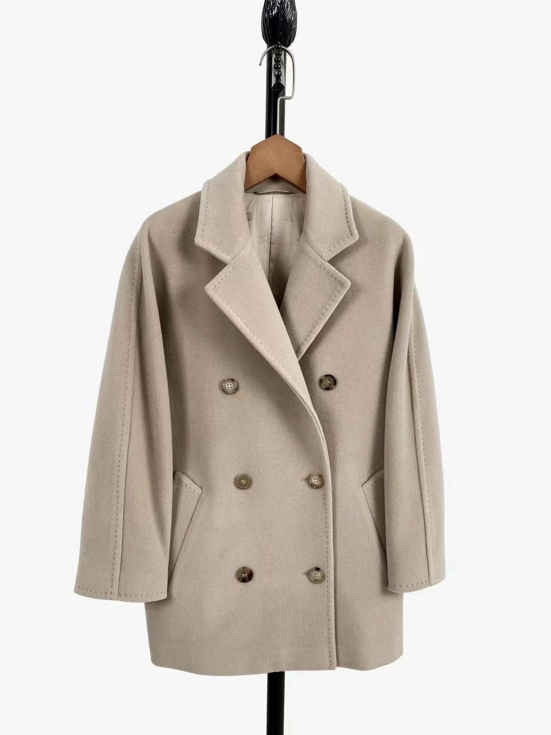 英淘 经典挚爱101801 秋冬新款茧形外套女短款羊毛羊绒大衣小个子