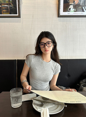 美式甜辣紧身正肩灰色短袖t恤女夏季短款修身显瘦纯欲小个子上衣