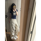 美式 显瘦设计感正肩上衣 运动风修身 复古辣妹v领撞色短袖 t恤女夏季