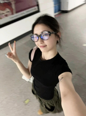 美式复古修身黑色短袖正肩T恤女夏季纯色基础款百搭辣妹纯欲上衣